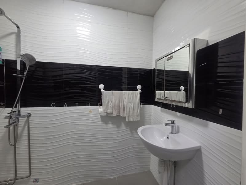 Common Bathroom