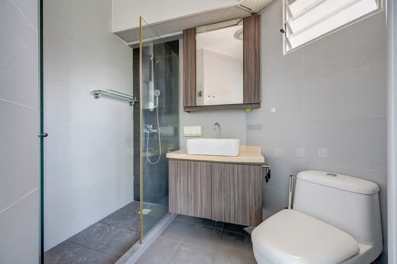 195E Punggol Road, 195E Punggol Road, 3 Bedrooms, 969 sqft, HDB Flat For Sale, by Terence Low 刘建德, 500117080 - Bathroom - PropertyGuru.com.sg