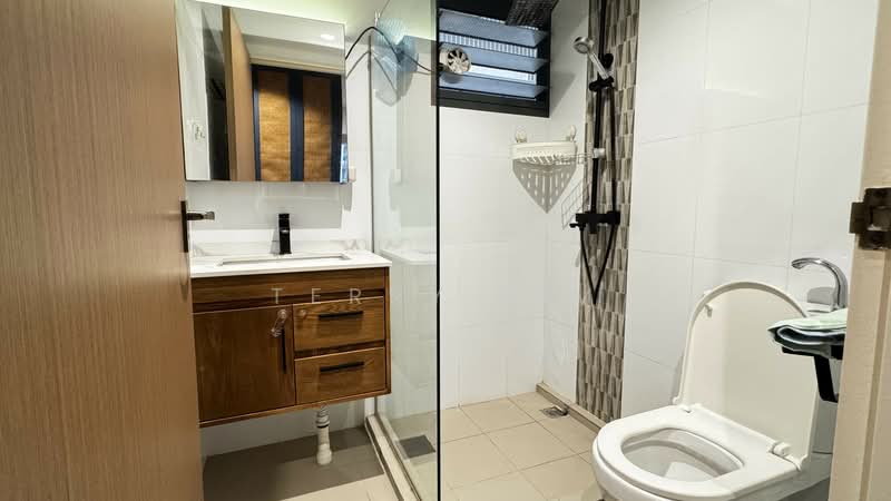 96 Dawson Road, 96 Dawson Road, 2 Bedrooms, 678 sqft, HDB Flat For Sale, by Terry Lim, 500117086 - Bathroom - PropertyGuru.com.sg