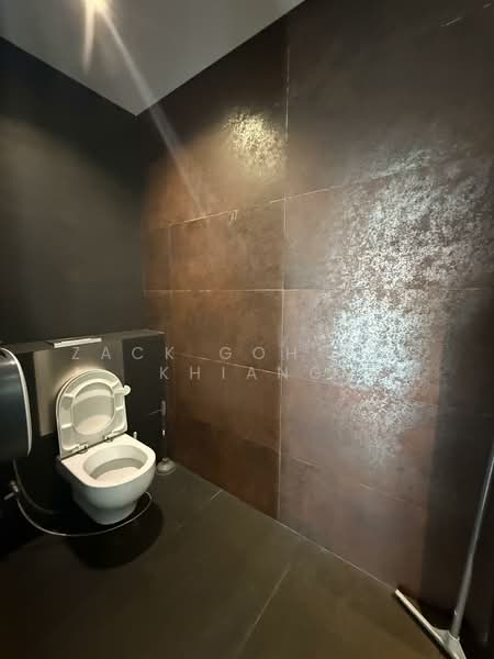 Jalan Besar corner shophouse, , 1,538 sqft, Office For Rent, by Zack Goh Tze Khiang, 500117091 - Bathroom - CommercialGuru.com.sg