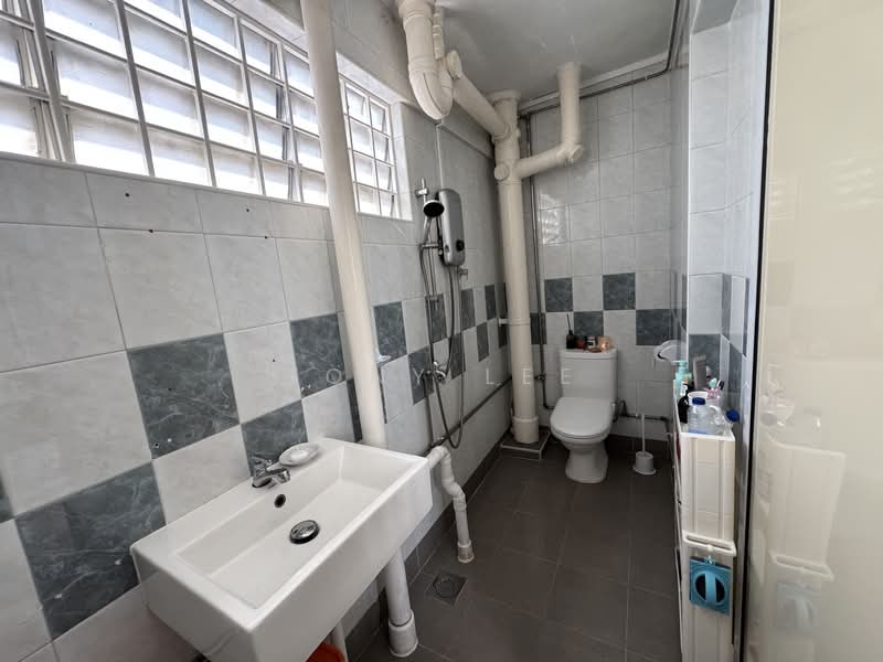 51 Chai Chee Street, 51 Chai Chee Street, 3 Bedrooms, 1,302 sqft, HDB Flat For Sale, by Tony Lee, 500117094 - Bathroom - PropertyGuru.com.sg