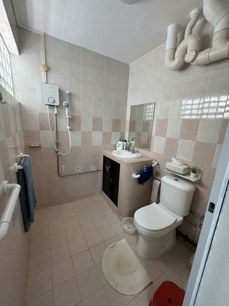51 Chai Chee Street, 51 Chai Chee Street, 3 Bedrooms, 1,302 sqft, HDB Flat For Sale, by Tony Lee, 500117094 - Bathroom - PropertyGuru.com.sg