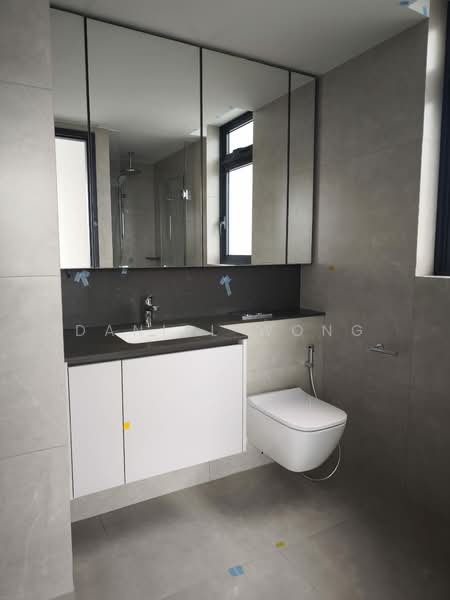 Sky Eden @ Bedok, 1 Bedok Central, 3 Bedrooms, 893 sqft, Condominium For Sale, by Daniel Wong, 500117099 - Bathroom - PropertyGuru.com.sg