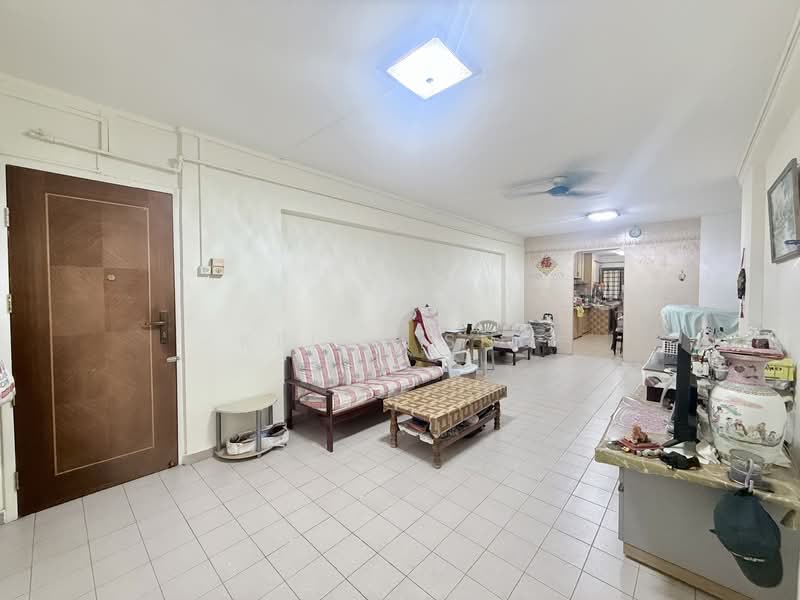 781 Yishun Ring Road, 781 Yishun Ring Road, 3 Bedrooms, 1,130 sqft, HDB Flat For Sale, by Kelly Sng, 500117104 - Living Room - PropertyGuru.com.sg