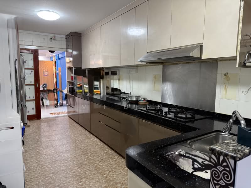 660 Yishun Avenue 4, 660 Yishun Avenue 4, 3 Bedrooms, 1,119 sqft, HDB Flat For Sale, by M F Deen, 500117106 - Kitchen - PropertyGuru.com.sg