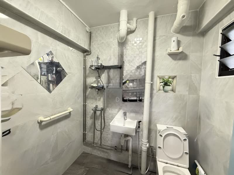 660 Yishun Avenue 4, 660 Yishun Avenue 4, 3 Bedrooms, 1,119 sqft, HDB Flat For Sale, by M F Deen, 500117106 - Bathroom - PropertyGuru.com.sg