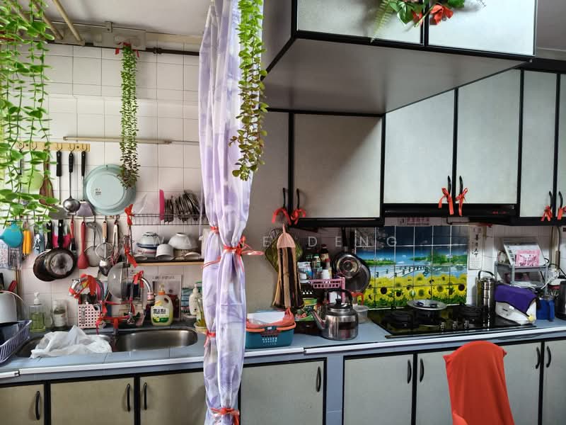 670 Jalan Damai, 670 Jalan Damai, Room Rental, 180 sqft, HDB Flat For Rent, by Wayne Deng, 500117112 - Kitchen - PropertyGuru.com.sg