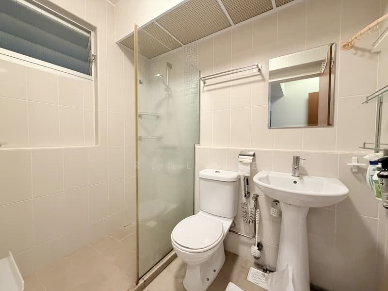 528C Costa Ris, 528C Pasir Ris Street 51, 3 Bedrooms, 1,001 sqft, HDB Flat For Rent, by Irene See, 500117120 - Bathroom - PropertyGuru.com.sg