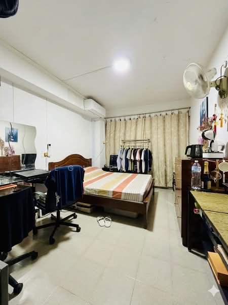 249 Choa Chu Kang Avenue 2, 249 Choa Chu Kang Avenue 2, 4 Bedrooms, 1,335 sqft, HDB Flat For Sale, by Regine Phay, 500117121 - Bedroom - PropertyGuru.com.sg