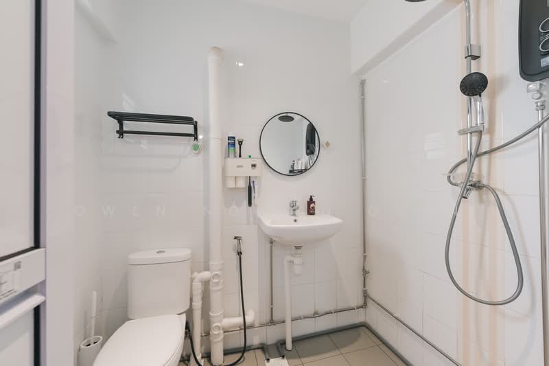662 Yishun Avenue 4, 662 Yishun Avenue 4, 3 Bedrooms, 1,119 sqft, HDB Flat For Sale, by Owen Ng Jin Guan, 500117123 - Bathroom - PropertyGuru.com.sg