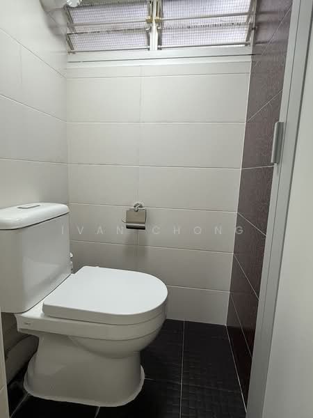 9 Holland Avenue, 9 Holland Avenue, 2 Bedrooms, 700 sqft, HDB Flat For Rent, by Ivan Chong, 500117143 - Bathroom - PropertyGuru.com.sg