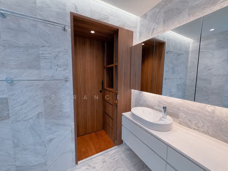 Zenith @ Zion, 60 Zion Road, 2 Bedrooms, 775 sqft, Apartment For Sale, by Torance Paul, 500117154 - Master Bathroom - PropertyGuru.com.sg