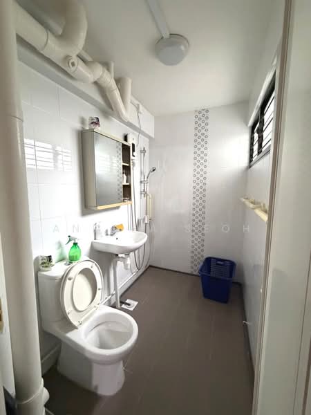 401 Tampines Street 41, 401 Tampines Street 41, 3 Bedrooms, 1,313 sqft, HDB Flat For Sale, by Andrea Seoh, 500117165 - Bathroom - PropertyGuru.com.sg