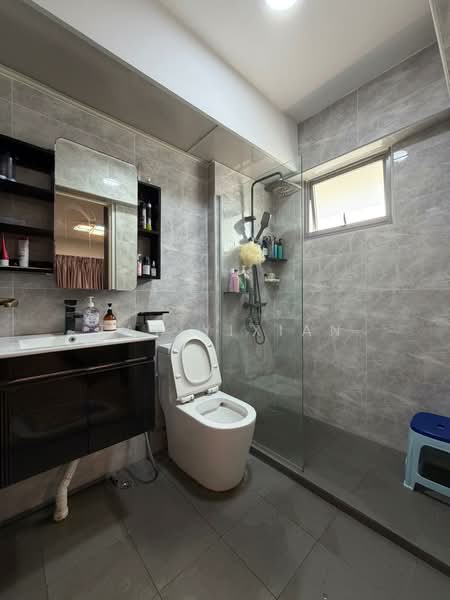 272A Punggol Walk, 272A Punggol Walk, 3 Bedrooms, 1,044 sqft, HDB Flat For Sale, by Tay Yixian, 500117176 - Bathroom - PropertyGuru.com.sg