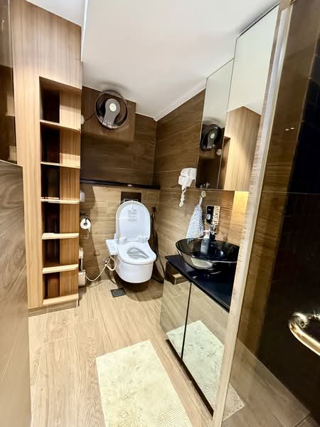 11 Holland Drive, 11 Holland Drive, 3 Bedrooms, 947 sqft, HDB Flat For Sale, by Jean Koh, 500117181 - Bathroom - PropertyGuru.com.sg