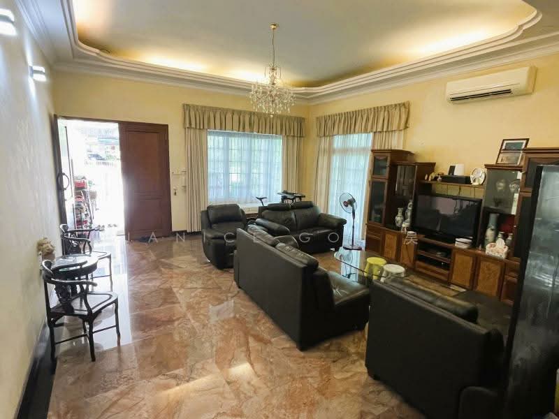 D15 HUGE Semi-Detached Home 15xxpsf 5 bedrooms across 3 floors Park 4 cars, , 5 Bedrooms, 5,000 sqft, Semi-Detached House For Sale, by Janice Goh 吴, 500117207 - Living Room - PropertyGuru.com.sg