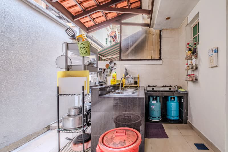 Mera Terrace, 51 Seagull Walk, 4 Bedrooms, 2,600 sqft, Terraced House For Sale, by Liza Xu, 500117226 - Kitchen - PropertyGuru.com.sg