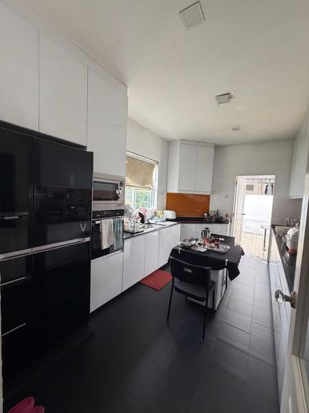 Dyson road, , 4 Bedrooms, 4,200 sqft, Detached House For Sale, by Veron Ng, 500117232 - Kitchen - PropertyGuru.com.sg