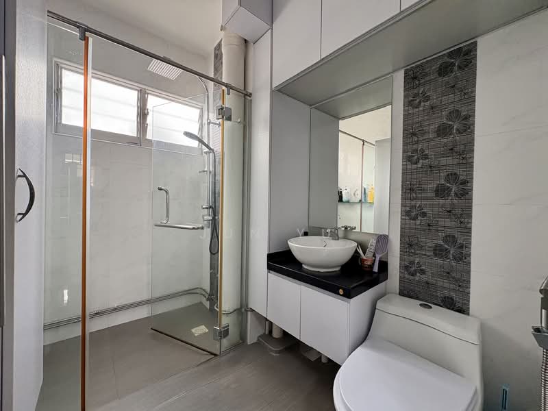 231 Hougang Street 21, 231 Hougang Street 21, 4 Bedrooms, 1,506 sqft, HDB Flat For Sale, by Jun Yu, 500117238 - Bathroom - PropertyGuru.com.sg