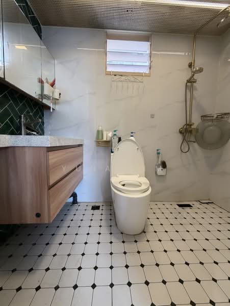 453D Fernvale Road, 453D Fernvale Road, 3 Bedrooms, 1,001 sqft, HDB Flat For Sale, by Yuna Lim, 500117273 - Bathroom - PropertyGuru.com.sg