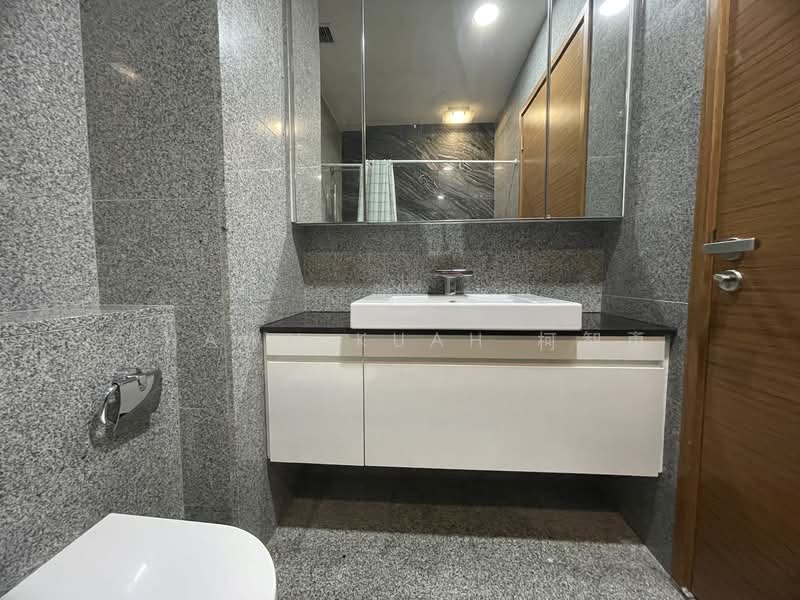 Seahill, West Coast Crescent, 1 Bedroom, 506 sqft, Condominium For Sale, by Shawn Kuah 柯智勇, 500117290 - Bathroom - PropertyGuru.com.sg