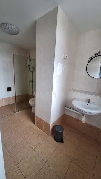 Lakepoint Condo, 2 Lakepoint Drive, 4 Bedrooms, 2,735 sqft, Condominium For Rent, by Jiang Cihui, 500117299 - PropertyGuru.com.sg