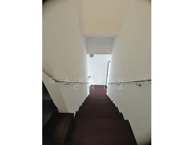 For Rent - Holland Mews