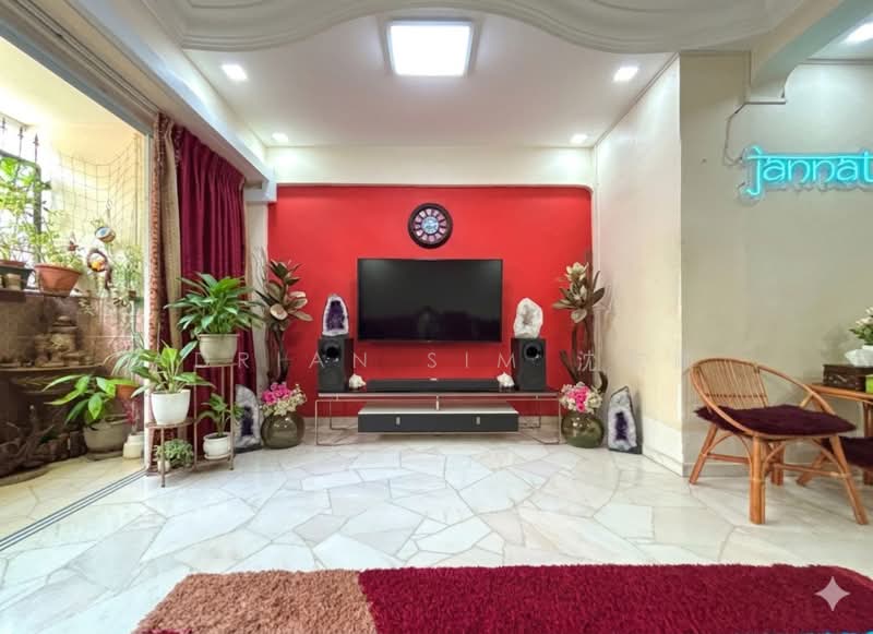 318 Serangoon Avenue 2, 318 Serangoon Avenue 2, 3 Bedrooms, 1,625 sqft, HDB Flat For Sale, by Adrian Sim 沈友顺, 500117317 - Living Room - PropertyGuru.com.sg