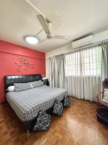 318 Serangoon Avenue 2, 318 Serangoon Avenue 2, 3 Bedrooms, 1,625 sqft, HDB Flat For Sale, by Adrian Sim 沈友顺, 500117317 - Bedroom - PropertyGuru.com.sg