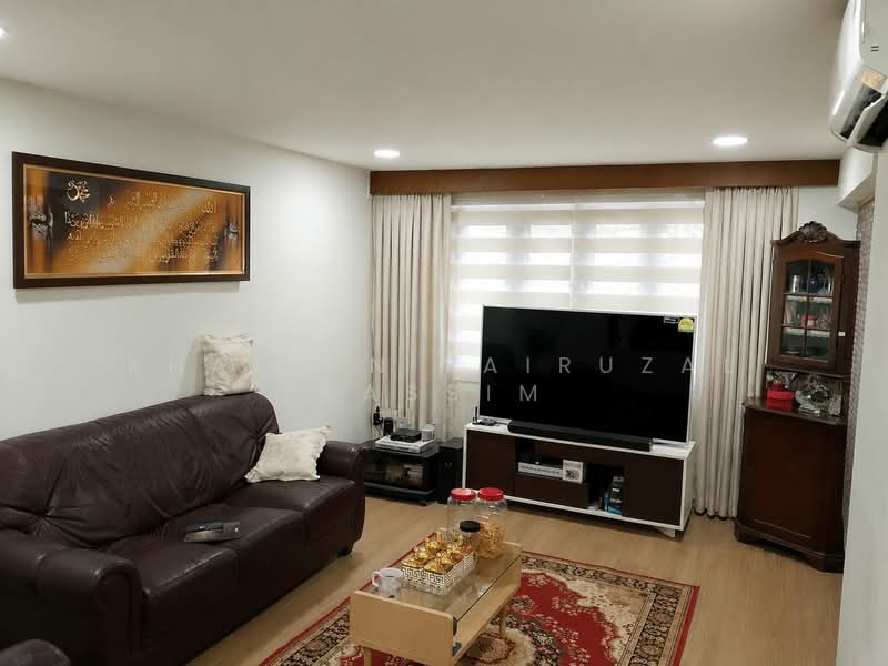 362 Woodlands Avenue 5, 362 Woodlands Avenue 5, 4 Bedrooms, 1,550 sqft, HDB Flat For Sale, by Khairan Fairuzal Kassim, 500117319 - Living Room - PropertyGuru.com.sg