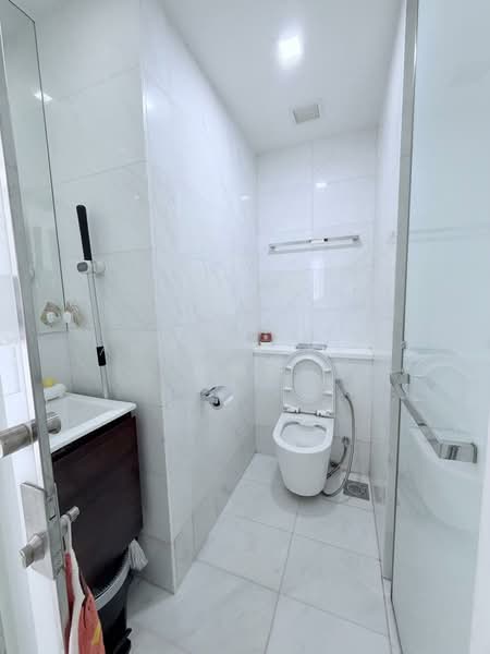 Adria, 12 Derbyshire Road, 2 Bedrooms, 689 sqft, Condominium For Sale, by Anthea Yeo 杨丽娇, 500117320 - Bathroom - PropertyGuru.com.sg
