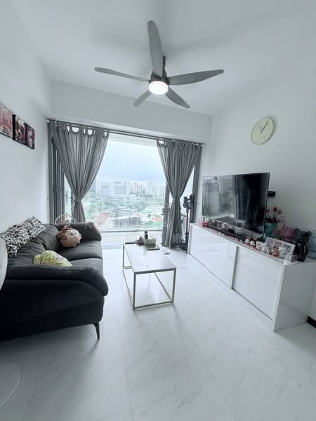 Adria, 12 Derbyshire Road, 2 Bedrooms, 689 sqft, Condominium For Sale, by Anthea Yeo 杨丽娇, 500117320 - Living Room - PropertyGuru.com.sg