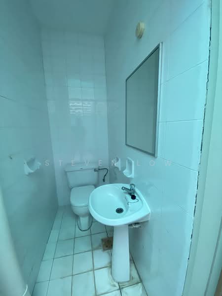 Siglap Center, 55 Siglap Road, 3 Bedrooms, 1,290 sqft, Apartment For Rent, by Steven Low, 500117323 - Bathroom - PropertyGuru.com.sg