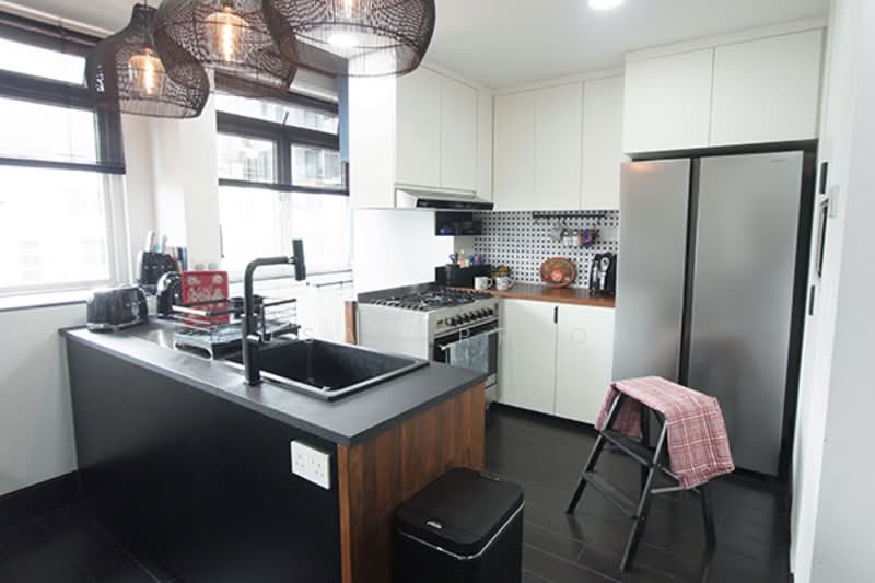 Scintillating Still Designer 3 Bed, , 3 Bedrooms, 1,215 sqft, Apartment For Sale, by Susan Prior, 500117341 - Kitchen - PropertyGuru.com.sg