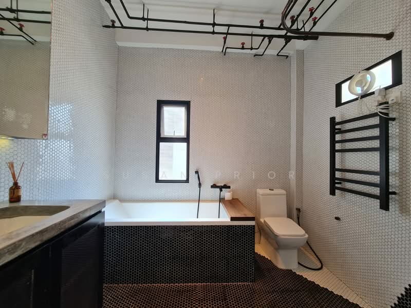 Farrer Road Walkup, Sing Avenue, Farrer Road, 2 Bedrooms, 1,725 sqft, Walk-up Apartment For Rent, by Susan Prior, 500117356 - PropertyGuru.com.sg