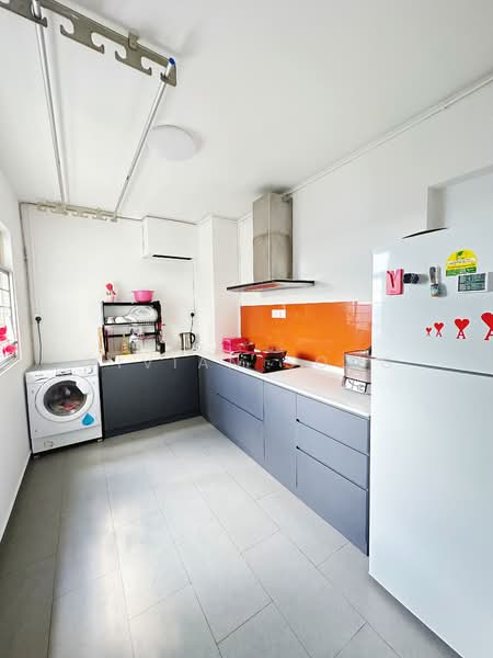 268B Compassvale Link, 268B Compassvale Link, 3 Bedrooms, 969 sqft, HDB Flat For Rent, by Vivian Song, 500117361 - Kitchen - PropertyGuru.com.sg