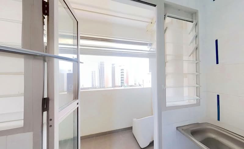 322C Sumang Walk, 322C Sumang Walk, 2 Bedrooms, 732 sqft, HDB Flat For Sale, by Daniel Lim, 500117368 - Service Balcony defurnished - PropertyGuru.com.sg