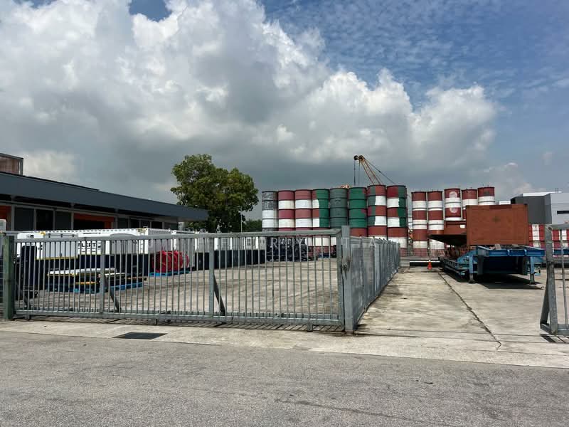 OPEN YARD @ TOPS LOYANG, Loyang Crescent, 29,353 sqft, Warehouse For Rent, by Jeffery Tan, 500117376 - Exterior - CommercialGuru.com.sg