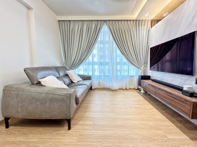 153B Bedok South Road, 153B Bedok South Road, 3 Bedrooms, 1,001 sqft, HDB Flat For Sale, by Vern Tan 陈玟舟, 500117380 - Living Room - PropertyGuru.com.sg
