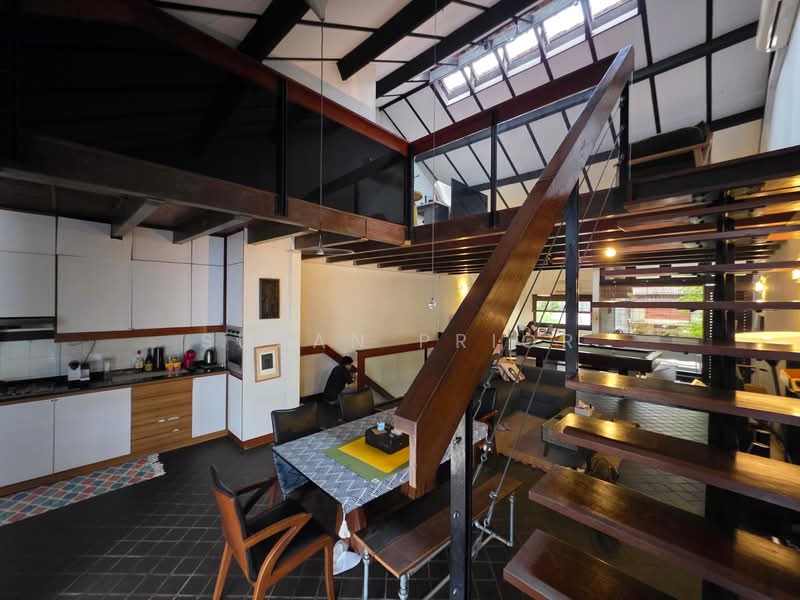 Ideal Home Office Emerald Hill, Emerald Hill Road, 2 Bedrooms, 2,150 sqft, Conservation House For Rent, by Susan Prior, 500117381 - Kitchen - PropertyGuru.com.sg