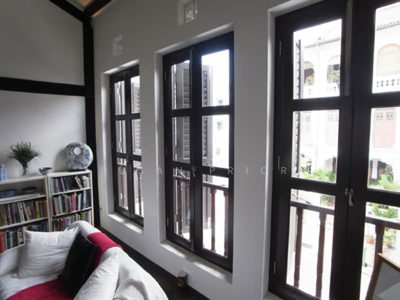 Conservation DREAM! Blair Plain!, Spottiswoode Park Road, 2 Bedrooms, 2,000 sqft, Conservation House For Sale, by Susan Prior, 500117385 - Living Room - PropertyGuru.com.sg