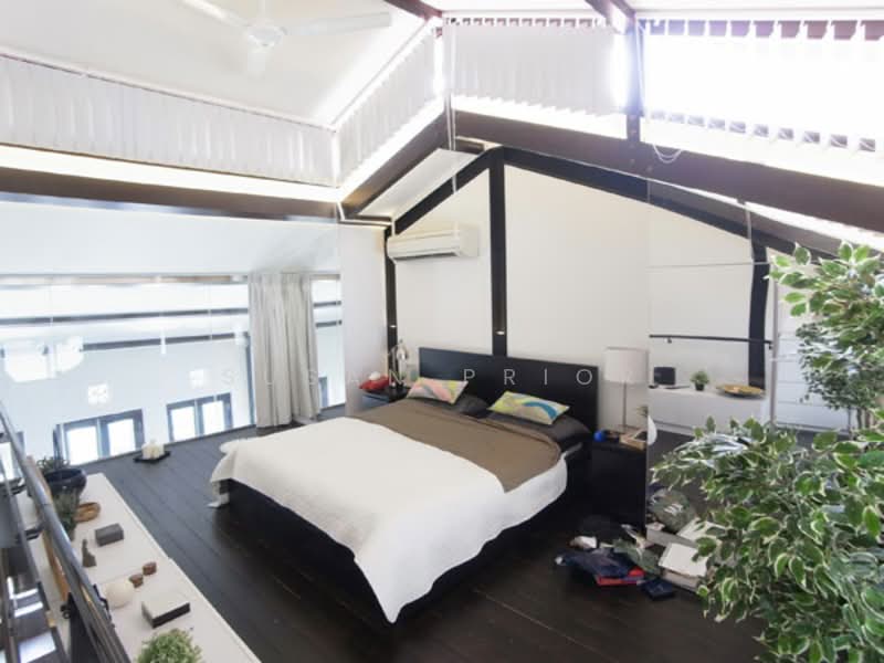 Conservation DREAM! Blair Plain!, Spottiswoode Park Road, 2 Bedrooms, 2,000 sqft, Conservation House For Sale, by Susan Prior, 500117385 - Bedroom - PropertyGuru.com.sg