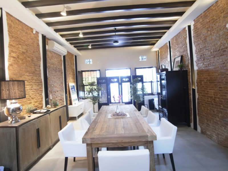 Conservation DREAM! Blair Plain!, Spottiswoode Park Road, 2 Bedrooms, 2,000 sqft, Conservation House For Sale, by Susan Prior, 500117385 - Dining Room - PropertyGuru.com.sg