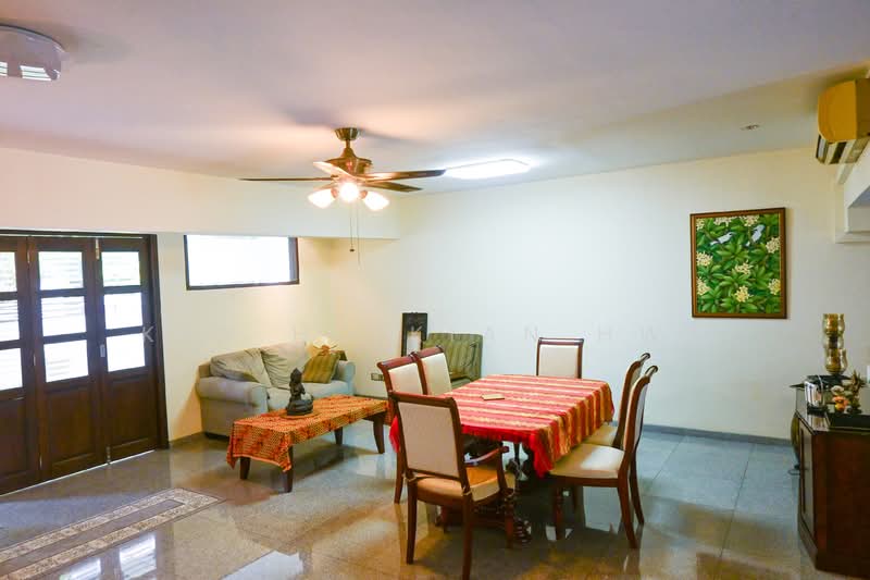 West Coast Gardens, 48 West Coast Terrace, 4 Bedrooms, 3,400 sqft, Terraced House For Rent, by Ken Ho Kian Hwa, 500117389 - Living Room - PropertyGuru.com.sg