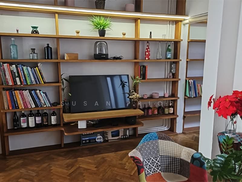 Tiong Bahru Unique Woody Interior Delight, Tiong Bahru, Yong Siak Street, 2 Bedrooms, 1,075 sqft, Conservation House For Rent, by Susan Prior, 500117397 - PropertyGuru.com.sg