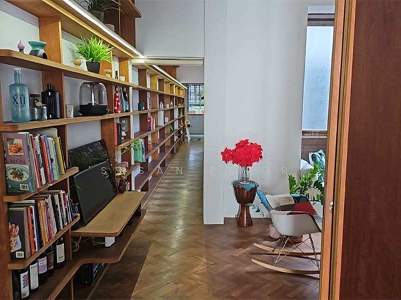 Tiong Bahru Unique Woody Interior Delight, Tiong Bahru, Yong Siak Street, 2 Bedrooms, 1,075 sqft, Conservation House For Rent, by Susan Prior, 500117397 - PropertyGuru.com.sg