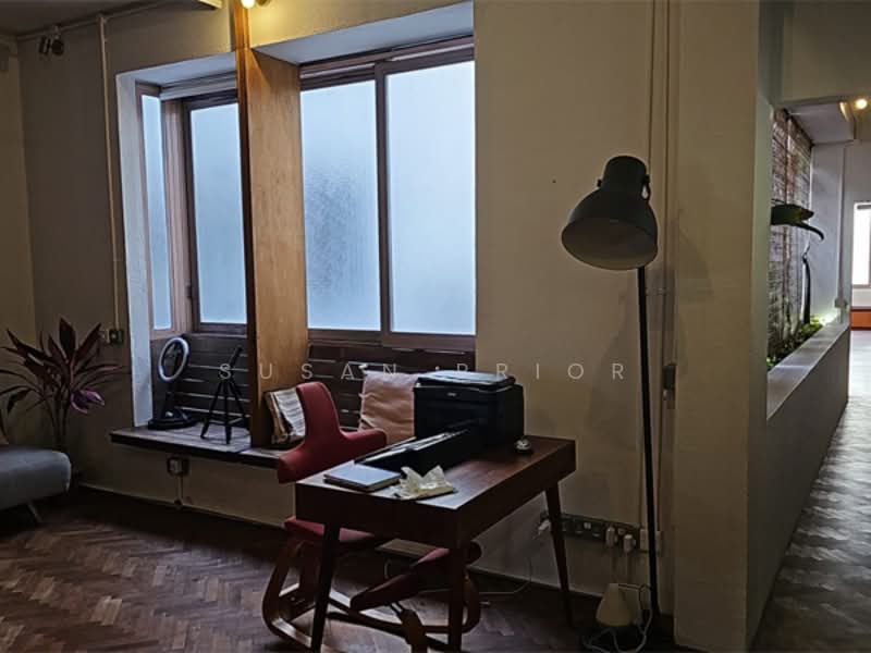 Tiong Bahru Unique Woody Interior Delight, Tiong Bahru, Yong Siak Street, 2 Bedrooms, 1,075 sqft, Conservation House For Rent, by Susan Prior, 500117397 - PropertyGuru.com.sg