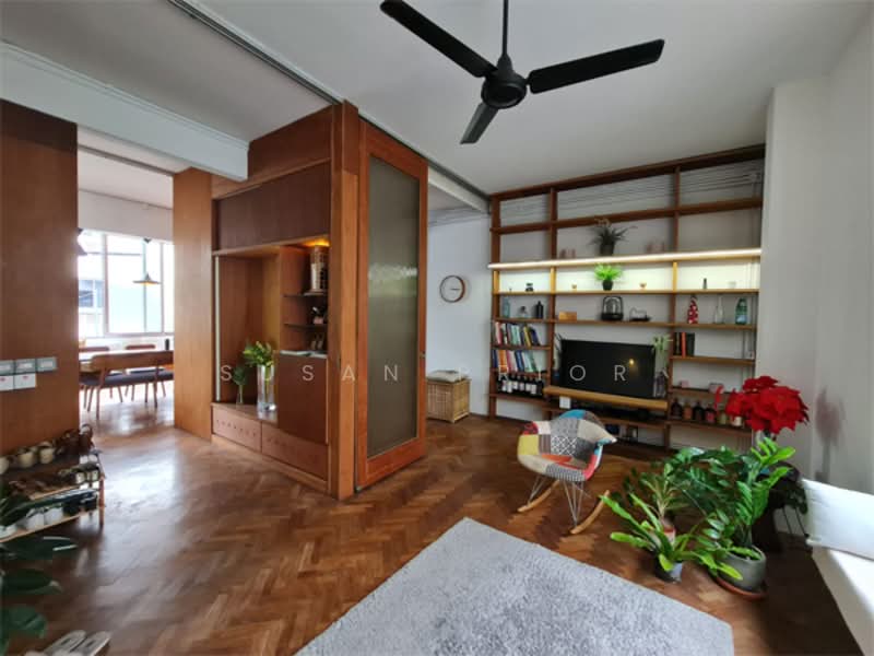 Tiong Bahru Unique Woody Interior Delight, Tiong Bahru, Yong Siak Street, 2 Bedrooms, 1,075 sqft, Conservation House For Rent, by Susan Prior, 500117397 - PropertyGuru.com.sg