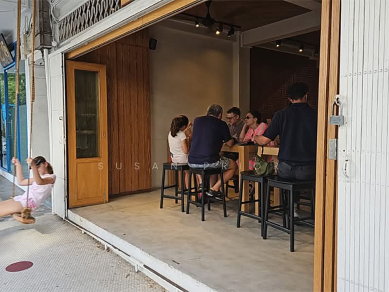 Tiong Bahru Unique Woody Interior Delight, Tiong Bahru, Yong Siak Street, 2 Bedrooms, 1,075 sqft, Conservation House For Rent, by Susan Prior, 500117397 - PropertyGuru.com.sg