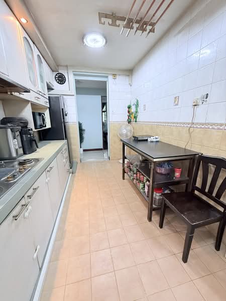625 Senja Road, 625 Senja Road, 3 Bedrooms, 1,023 sqft, HDB Flat For Sale, by SQ Raudha, 500117400 - Kitchen - PropertyGuru.com.sg